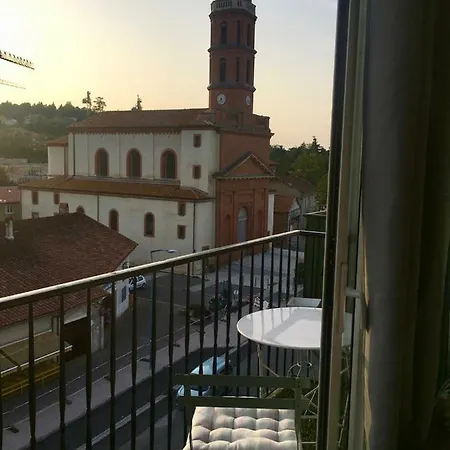 Apartment T1 Bis Hyper Centre, Jolie Vue Balcon, Commerce, Bus A 50 M, Parking