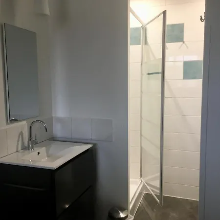 T1 Bis Hyper Centre, Jolie Vue Balcon, Commerce, Bus A 50 M, Parking Apartment