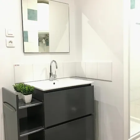 T1 Bis Hyper Centre, Jolie Vue Balcon, Commerce, Bus A 50 M, Parking * Castanet-Tolosan